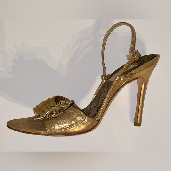 π Gold slingback starburst stilettos by Jennifer Lopez - Picture 3 of 9